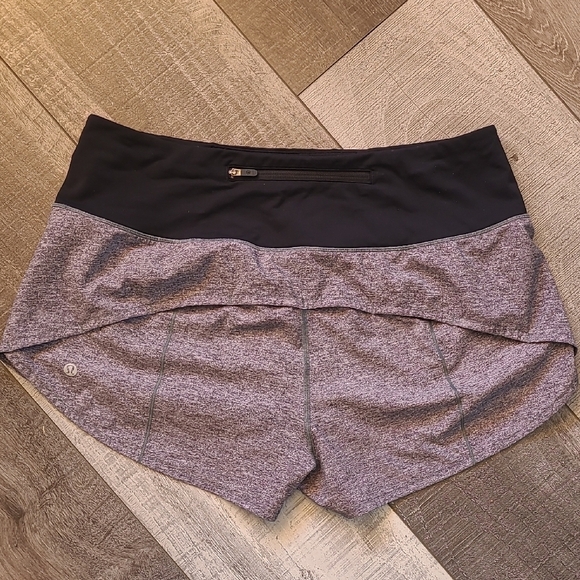 Women's Luulemon Heathered Black and Gray Shorts - Size 10 - Picture 3 of 6